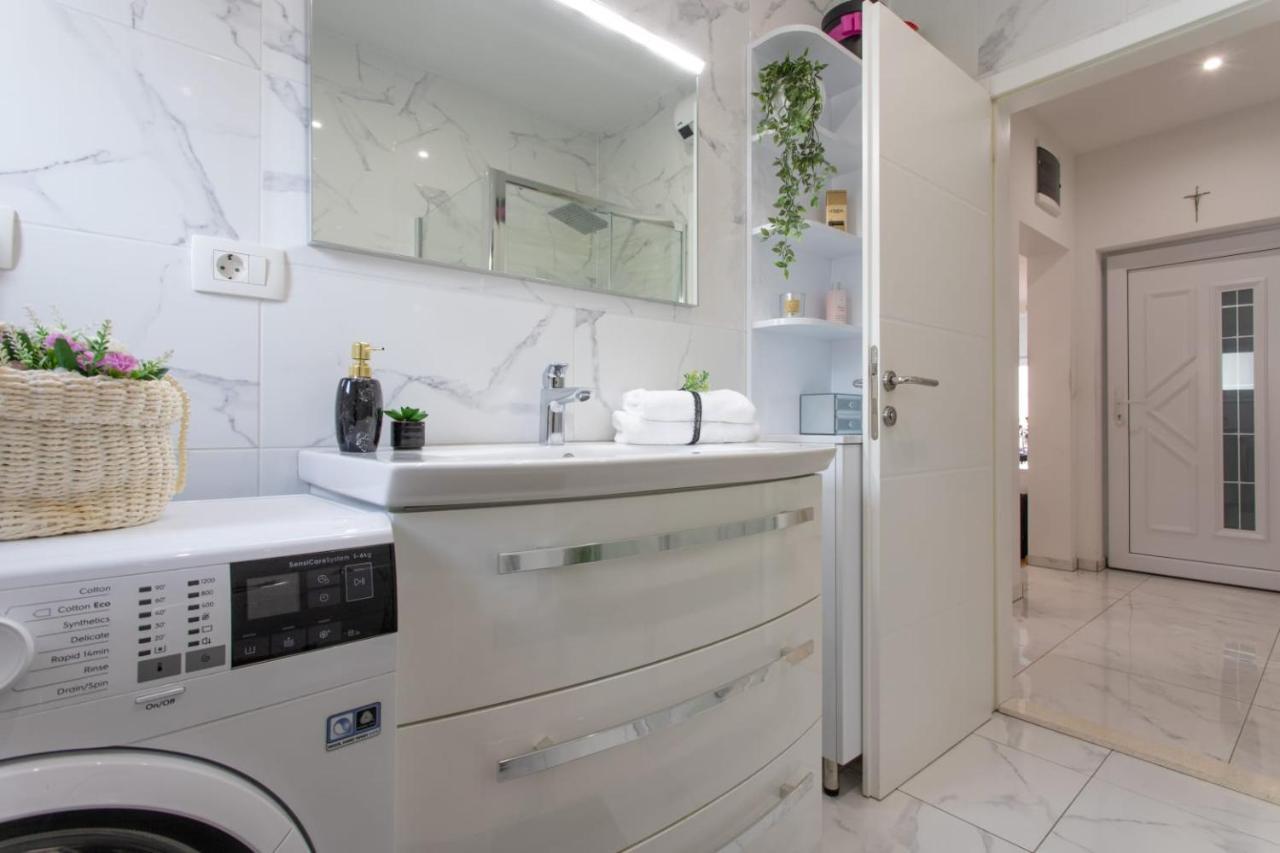 Lux Apartment Ema Kaštela Zewnętrze zdjęcie