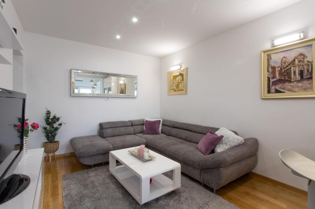 Lux Apartment Ema Kaštela Zewnętrze zdjęcie