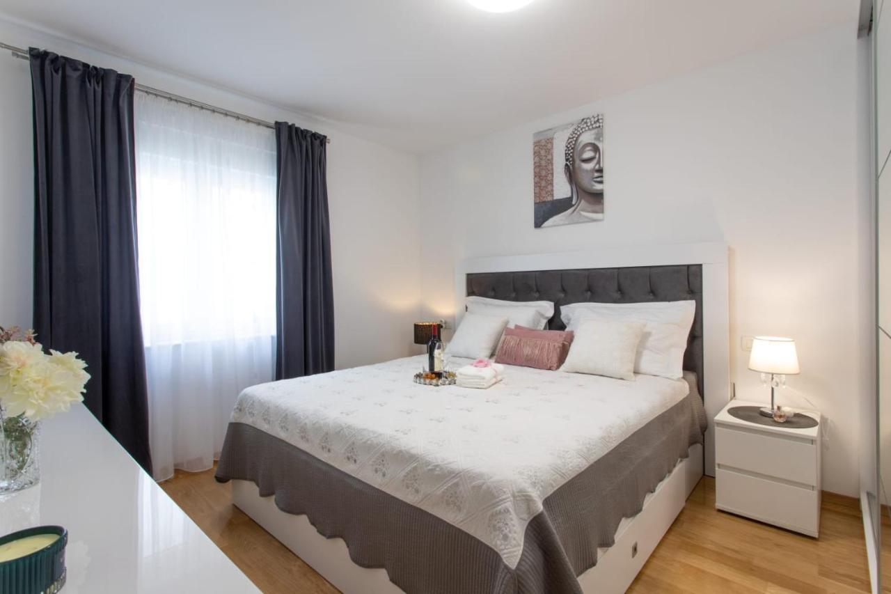 Lux Apartment Ema Kaštela Zewnętrze zdjęcie
