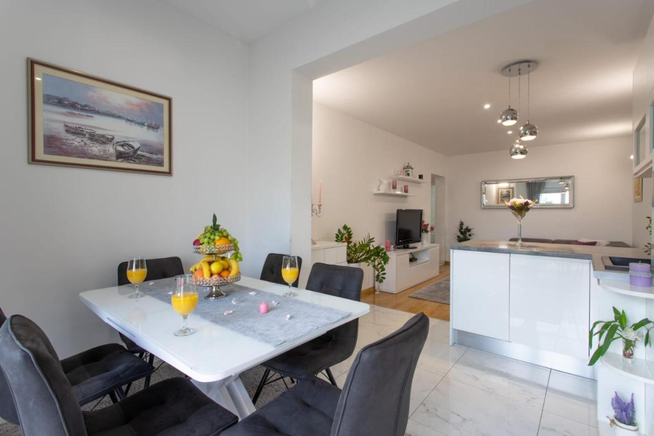 Lux Apartment Ema Kaštela Zewnętrze zdjęcie