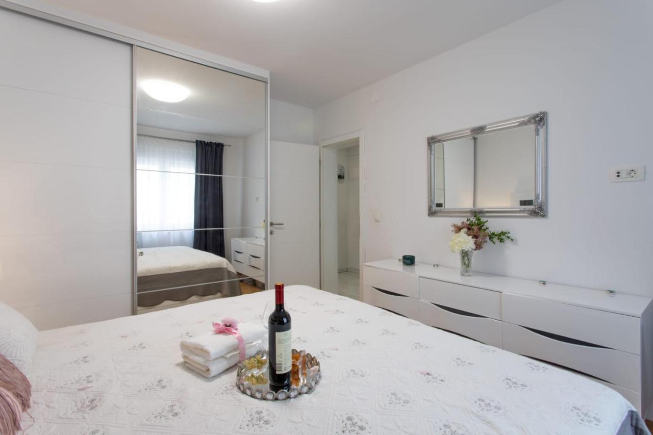 Lux Apartment Ema Kaštela Zewnętrze zdjęcie