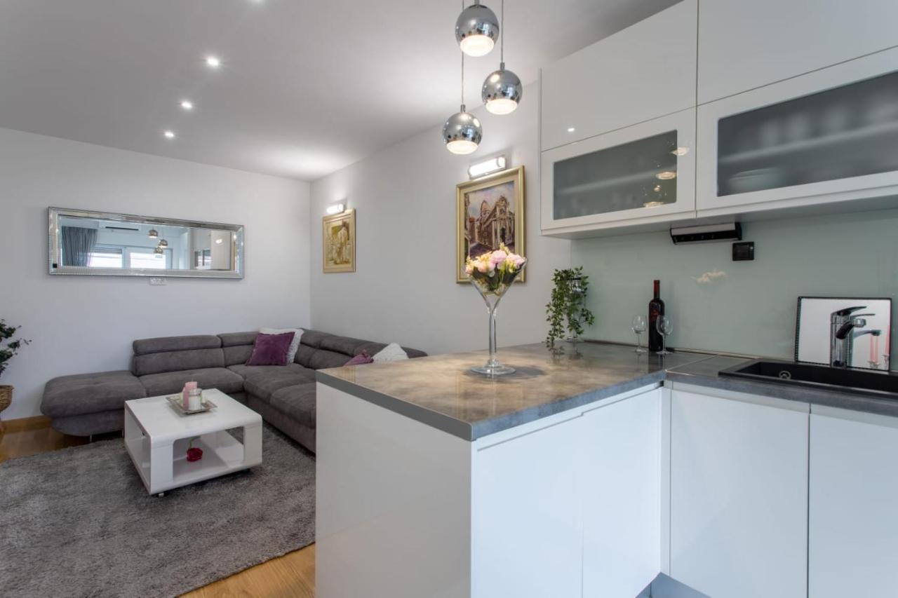 Lux Apartment Ema Kaštela Zewnętrze zdjęcie